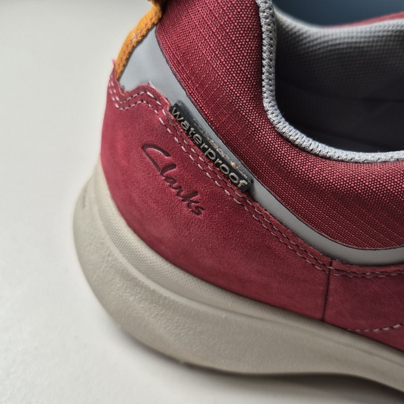 Clarks Sneakers Womens‎ 10 Burgundy Wave Walk Waterproof Lace Up - Picture 4 of 9